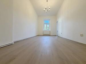 Pronájem bytu 3+1, Praha - Vinohrady, Perunova, 64 m2