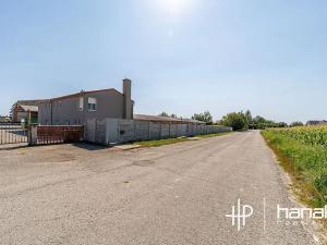 Prodej výrobních prostor, Dolany, 900 m2