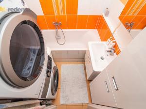 Pronájem bytu 3+kk, Praha - Strašnice, Nučická, 69 m2