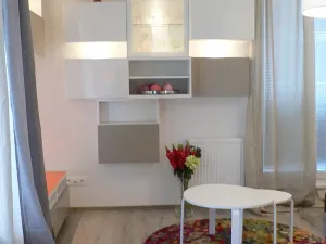 Pronájem bytu 1+kk, Praha - Malešice, Počernická, 42 m2