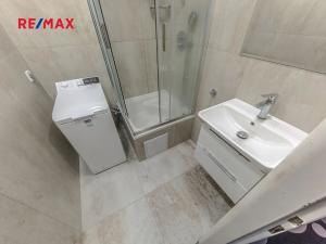 Prodej bytu 4+1, Praha - Černý Most, Generála Janouška, 77 m2