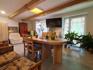 Prodej bytu 1+kk, Květnice, K Dobročovicům, 49 m2