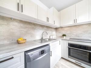 Prodej bytu 2+1, Praha - Vokovice, Syrská, 52 m2