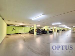 Pronájem garážového stání, Praha - Karlín, Šaldova, 17 m2