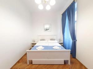 Pronájem bytu 2+kk, Praha - Nové Město, Ostrovní, 43 m2