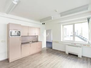 Pronájem kanceláře, Praha - Smíchov, Štefánikova, 215 m2