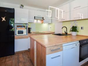 Prodej bytu 3+kk, Veleň, U Sluh, 77 m2