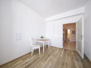 Pronájem bytu 2+1, Praha - Vršovice, Amurská, 53 m2