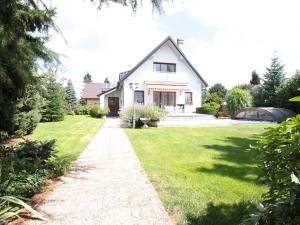 Pronájem rodinného domu, Praha - Suchdol, Havraní, 253 m2