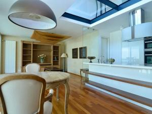 Prodej kanceláře, Praha - Karlín, Šaldova, 194 m2