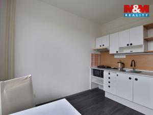 Pronájem bytu 2+kk, Hradec Králové - Třebeš, třída Edvarda Beneše, 41 m2