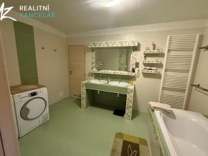 Prodej rodinného domu, Mrsklesy, 437 m2