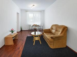 Pronájem bytu 2+kk, Holice, Ottmarova, 45 m2