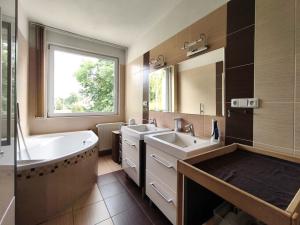 Prodej rodinného domu, Ostrava - Poruba, V Zahradách, 285 m2