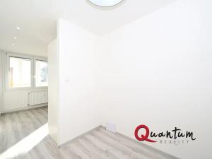 Pronájem bytu 1+kk, Kladno, Švédská, 33 m2