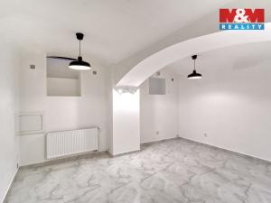 Prodej obchodního prostoru, Praha, Víta Nejedlého, 72 m2