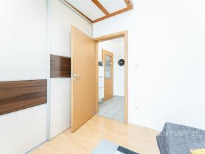 Pronájem bytu 2+kk, Praha, Bohdanečská, 47 m2