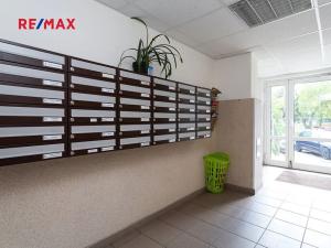 Pronájem bytu 1+1, Praha - Troja, Krynická, 29 m2