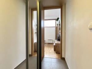 Pronájem bytu 1+kk, Praha - Vinohrady, Uruguayská, 38 m2