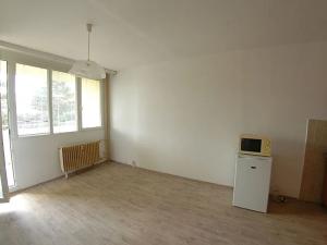 Pronájem bytu 1+kk, Dobřany, Sokolovská, 28 m2