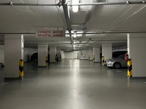 Pronájem garážového stání, Praha - Horní Měcholupy, Mantovská, 15 m2