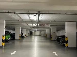 Pronájem garážového stání, Praha - Horní Měcholupy, Mantovská, 15 m2