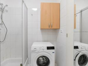 Pronájem bytu 1+kk, Praha - Podolí, Podolská, 26 m2