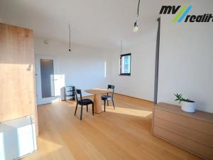 Prodej bytu 1+kk, Praha - Hrdlořezy, V třešňovce, 35 m2