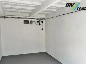 Prodej garáže, Praha, Klučovská, 17 m2
