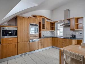 Prodej ubytování, Křižanov, Benešovo náměstí, 530 m2