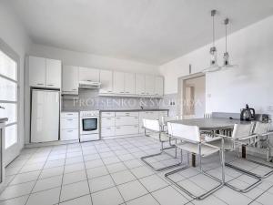 Prodej vícegeneračního domu, Křižanov, Benešovo náměstí, 530 m2