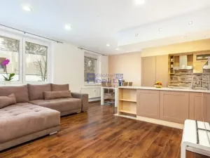 Pronájem bytu 3+kk, Pardubice, Holubova, 58 m2