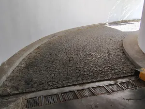 Pronájem garážového stání, Praha - Holešovice, Osadní, 11 m2