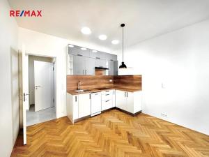 Pronájem bytu 2+kk, Praha - Vinohrady, Záhřebská, 49 m2