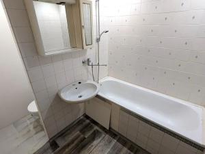 Pronájem bytu 2+1, Chomutov, Dřínovská, 61 m2