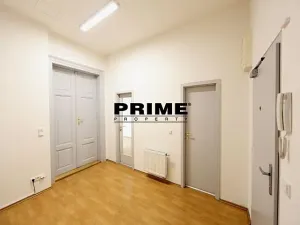 Pronájem kanceláře, Praha - Smíchov, Štefánikova, 70 m2