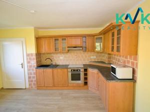 Prodej bytu 4+1, Ostrov, Lipová, 125 m2