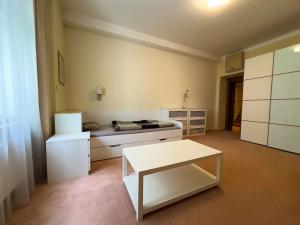 Prodej bytu 2+kk, Praha, Ve Smečkách, 80 m2