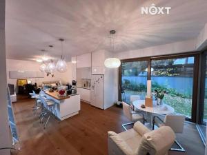 Pronájem rodinného domu, Praha - Klánovice, Aranžérská, 300 m2