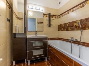 Prodej bytu 3+kk, Nupaky, U Školky, 73 m2