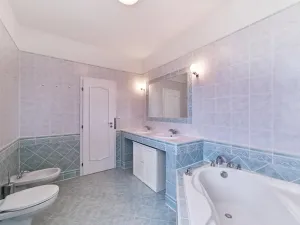 Pronájem vily, Praha, 243 m2