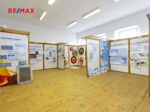 Prodej komerční nemovitosti, Dašice, náměstí T. G. Masaryka, 2490 m2