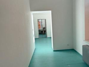 Pronájem komerční, Vsetín, 200 m2