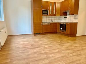 Prodej bytu 2+kk, Praha - Troja, Hnězdenská, 48 m2