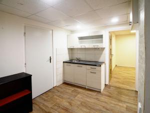 Pronájem skladu, Praha - Kamýk, Zdislavická, 64 m2