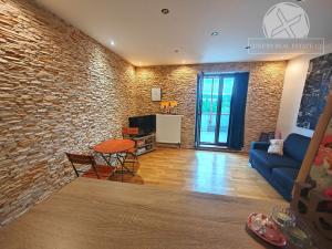 Pronájem bytu 1+kk, Praha - Podolí, Podolská, 36 m2