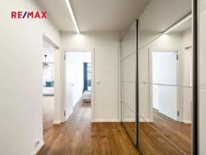 Pronájem bytu 2+kk, Praha - Vysočany, Pod Harfou, 55 m2