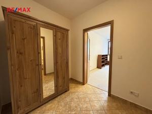 Pronájem bytu 1+kk, Praha - Holešovice, Osadní, 33 m2