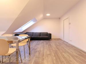 Pronájem bytu 3+kk, Praha - Libeň, Sokolovská, 61 m2