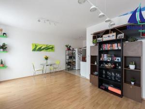 Prodej bytu 2+kk, Praha - Pitkovice, Penízovková, 63 m2